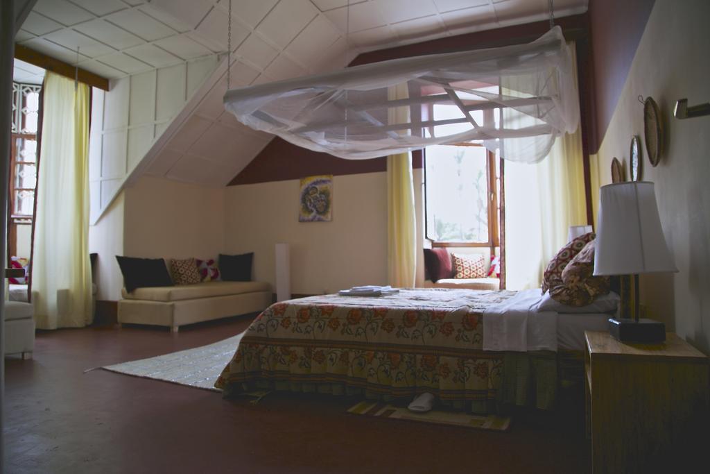 Discover Rwanda Gisenyi Beach Hostel Room photo